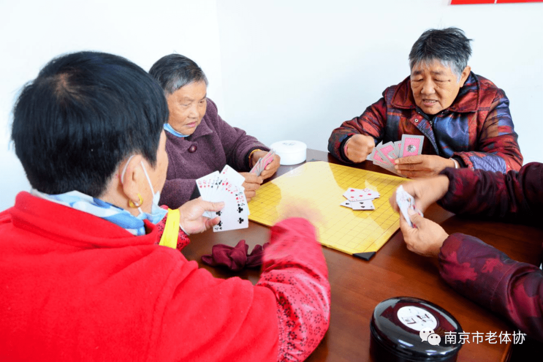 老棋牌手机版炸金花棋牌游戏手机版